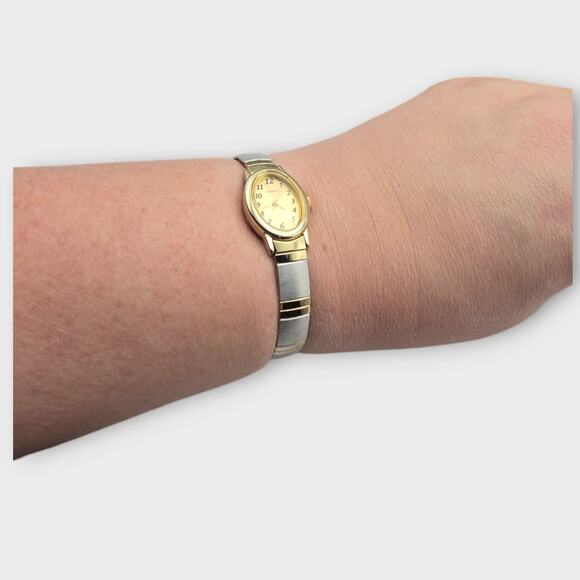 Vintage Timex Two-Tone Gold & Silver Oval Watch - Picture 2 of 6